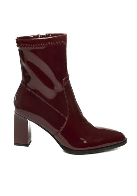 t80 UMA PARKER NEW YORK | 639VERN-BORDEAUX